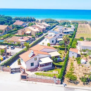 Vacanze Mare Nostrum - In Front Of The With Pool Hébergement de vacances