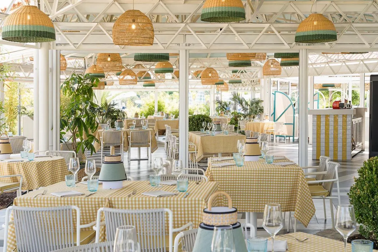 Grand Palladium Sicilia Resort & Spa Кампофеличе-ди-Роччелла